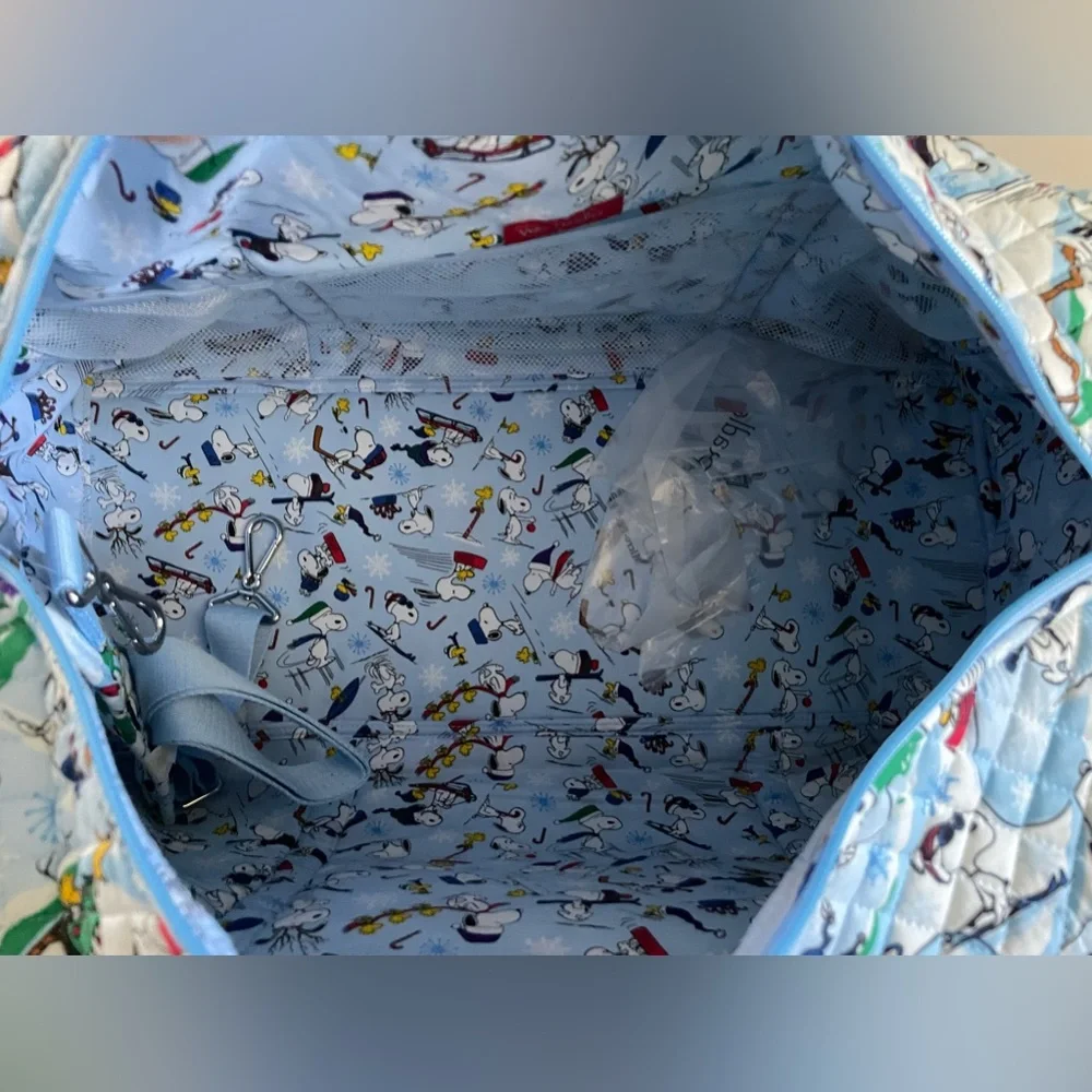 Vera Bradley large duffle snoopy ski slope NEW - Picture 10 of 12